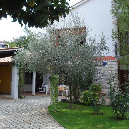 Sandra House With Apartment Umag Bagian luar foto