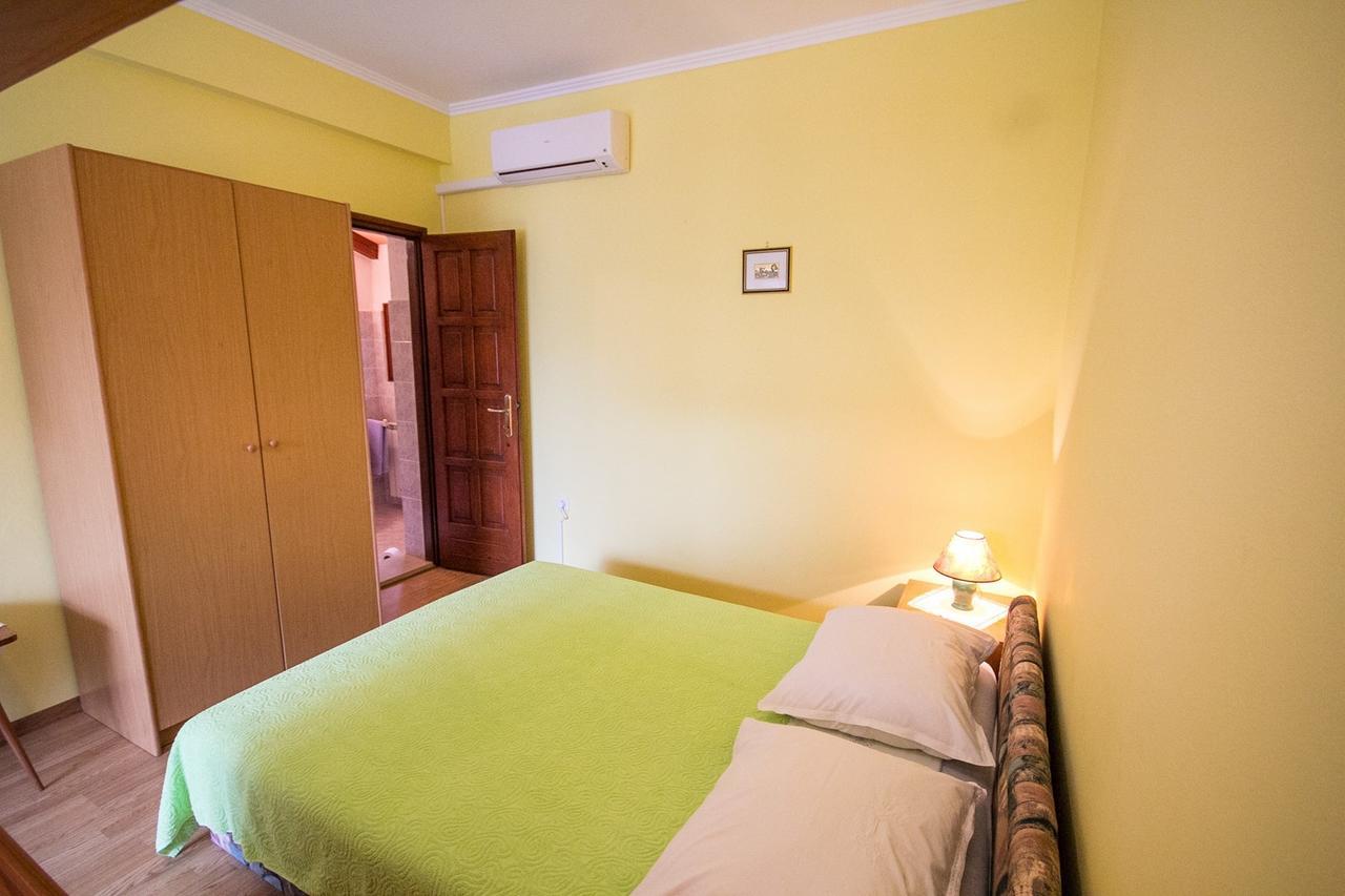 Sandra House With Apartment Umag Bagian luar foto